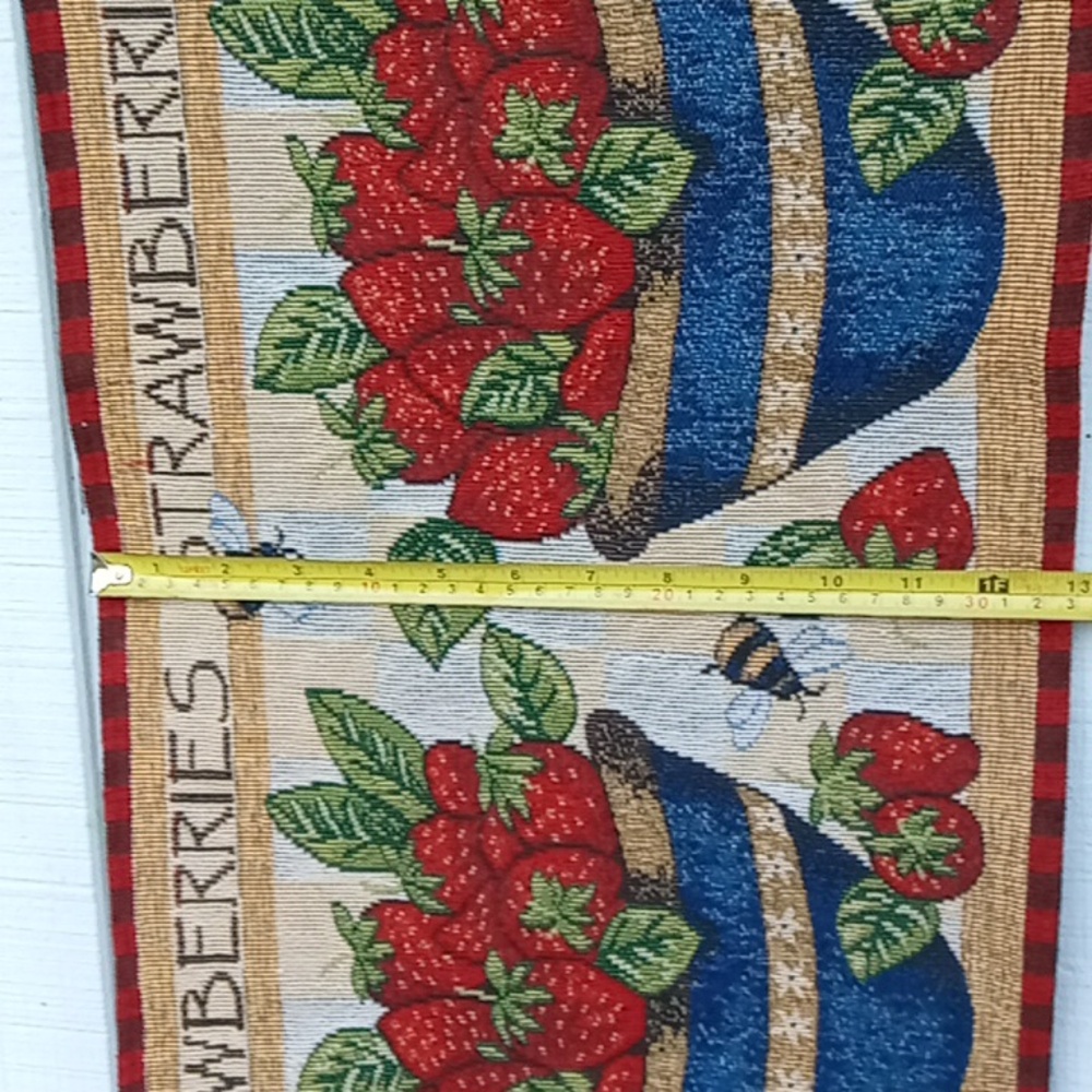 Vintage Summer Strawberry Table Runner - Picture 4 of 16